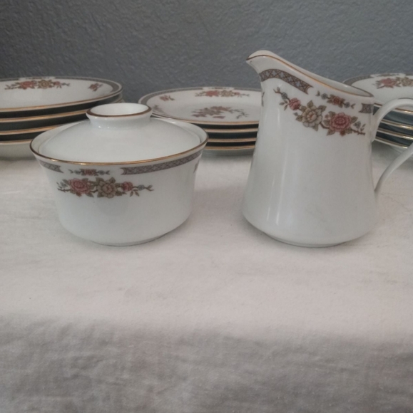Service for 4 plus bonus creamer and sugar bowl Liling China - Picture 8 of 11